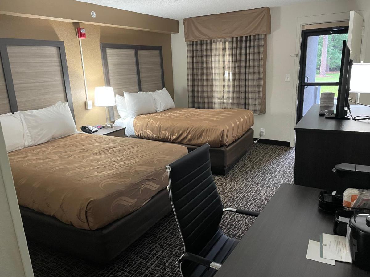 Quality Inn & Suites Spring Lake - Fayetteville Near Fort Bragg Dış mekan fotoğraf