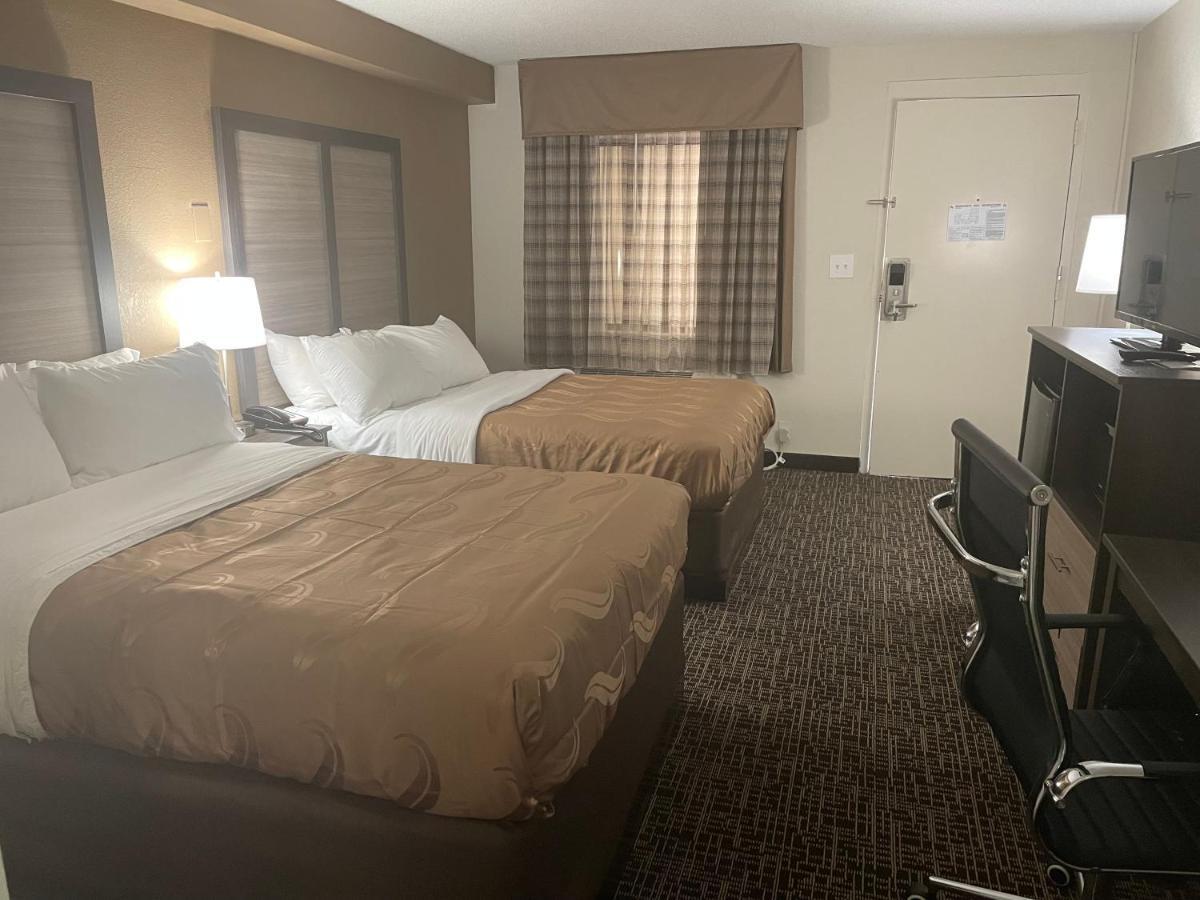 Quality Inn & Suites Spring Lake - Fayetteville Near Fort Bragg Dış mekan fotoğraf