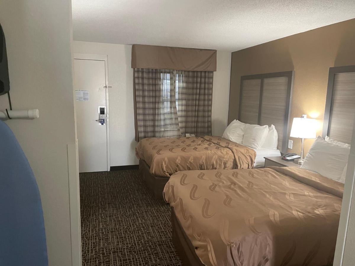 Quality Inn & Suites Spring Lake - Fayetteville Near Fort Bragg Dış mekan fotoğraf