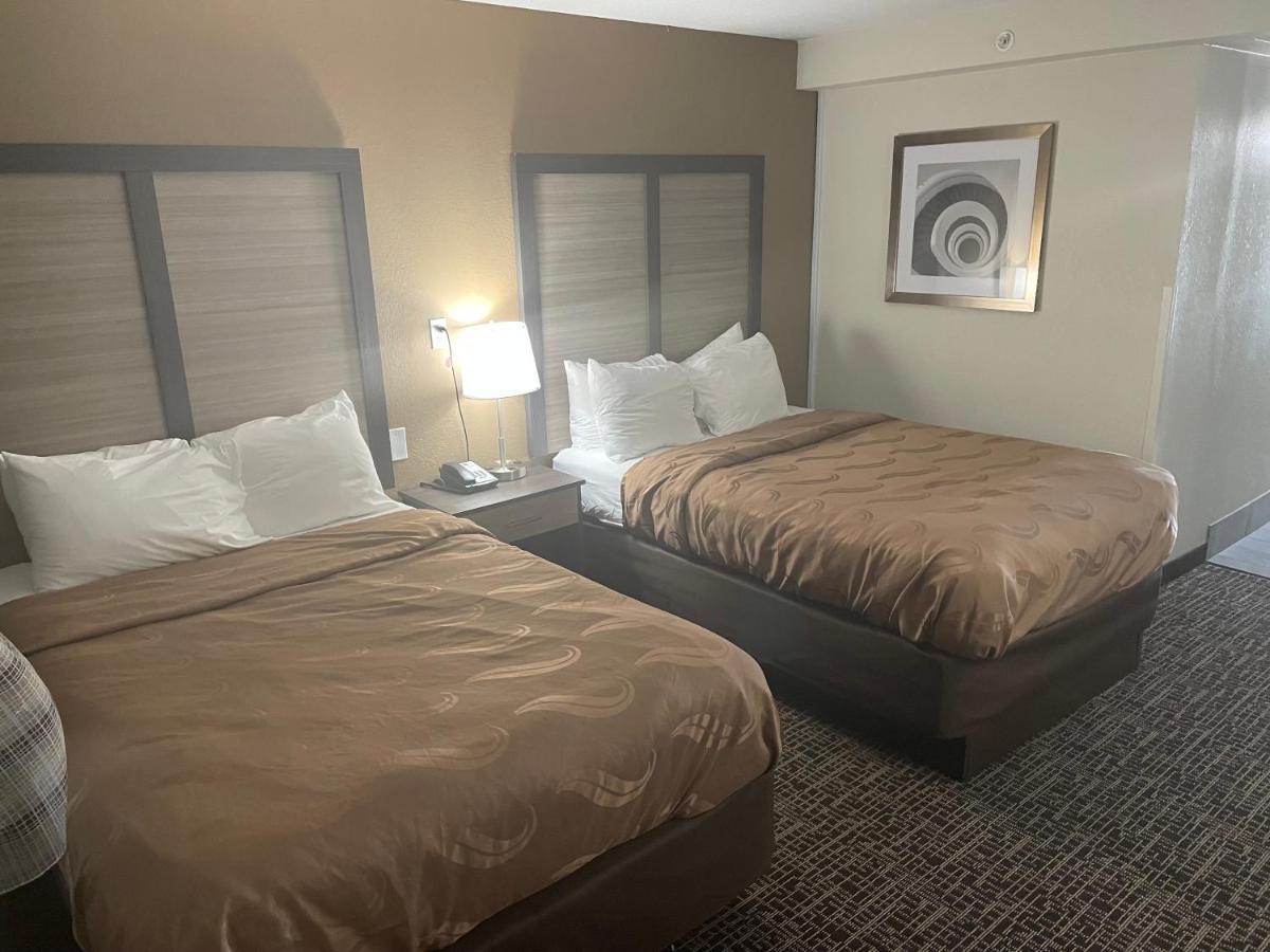 Quality Inn & Suites Spring Lake - Fayetteville Near Fort Bragg Dış mekan fotoğraf