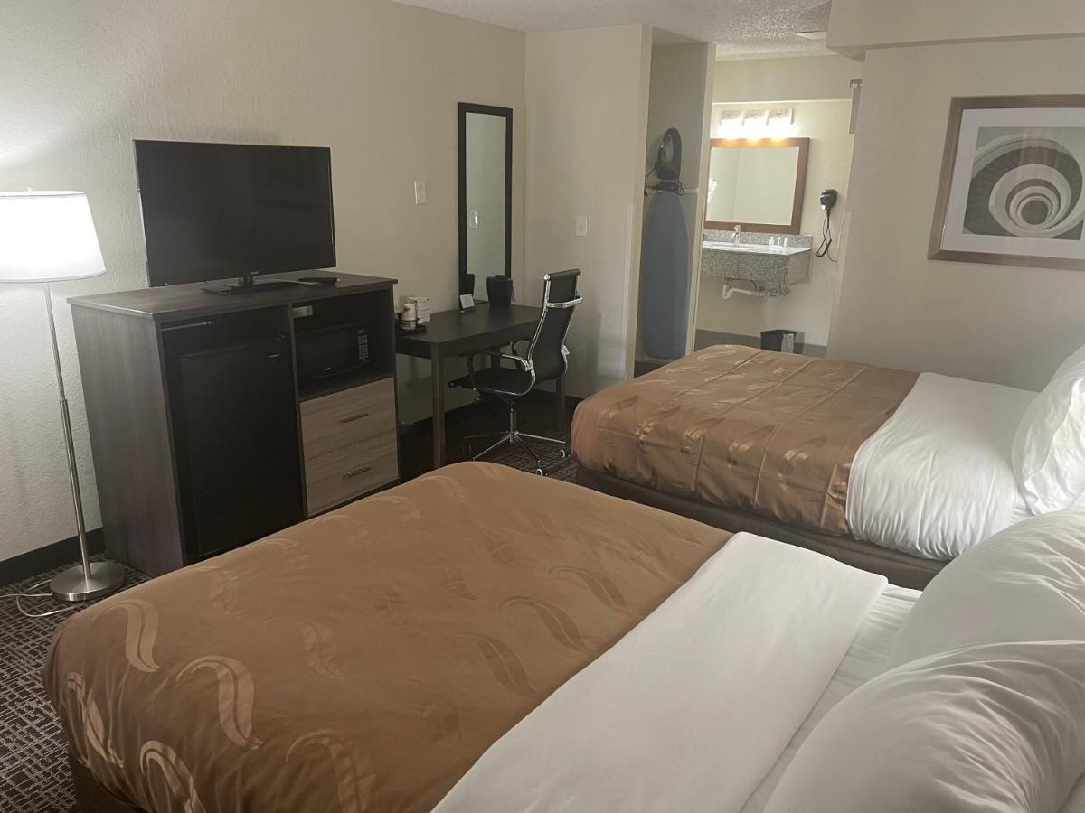 Quality Inn & Suites Spring Lake - Fayetteville Near Fort Bragg Dış mekan fotoğraf
