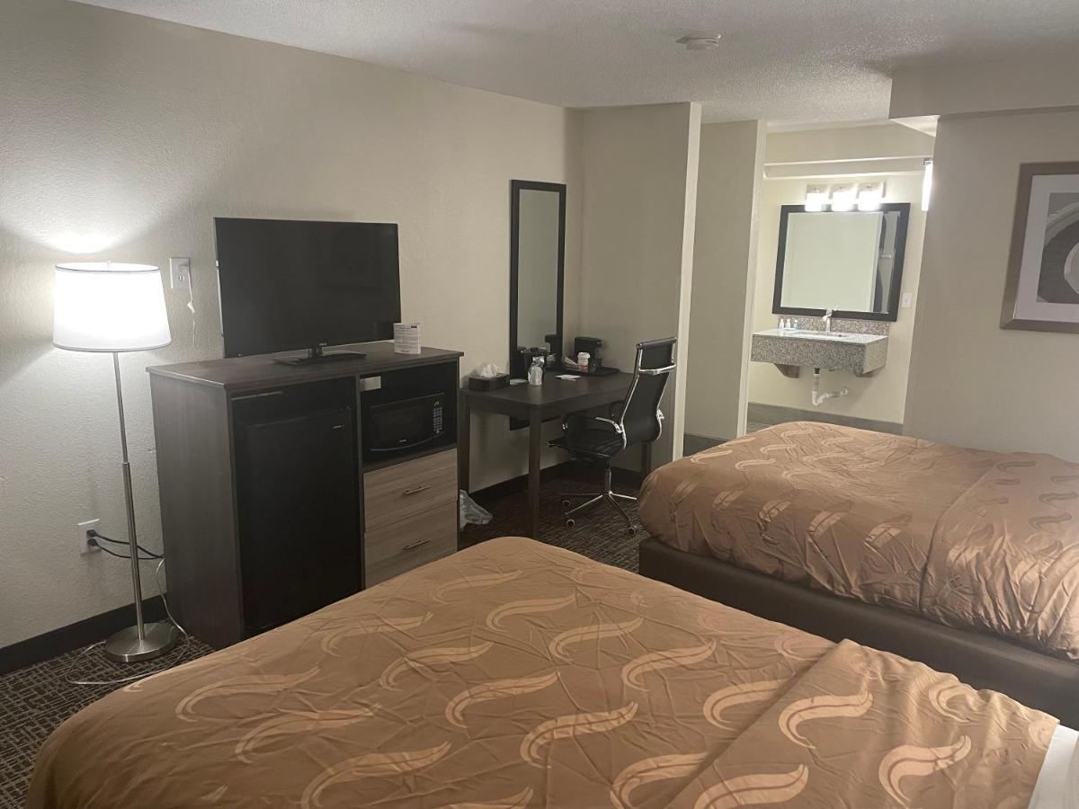 Quality Inn & Suites Spring Lake - Fayetteville Near Fort Bragg Dış mekan fotoğraf