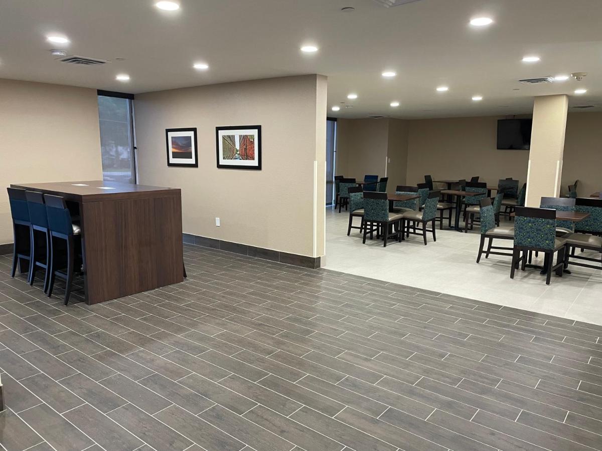 Quality Inn & Suites Spring Lake - Fayetteville Near Fort Bragg Dış mekan fotoğraf