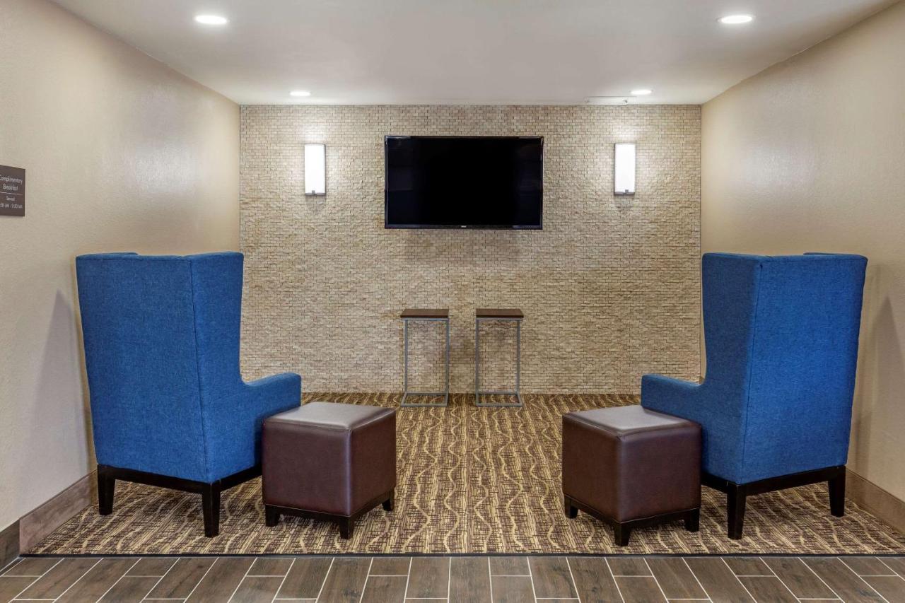Quality Inn & Suites Spring Lake - Fayetteville Near Fort Bragg Dış mekan fotoğraf
