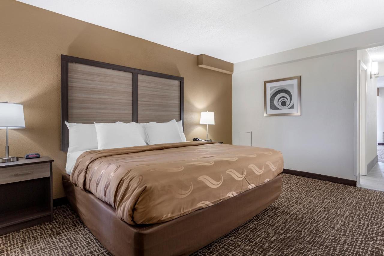 Quality Inn & Suites Spring Lake - Fayetteville Near Fort Bragg Dış mekan fotoğraf