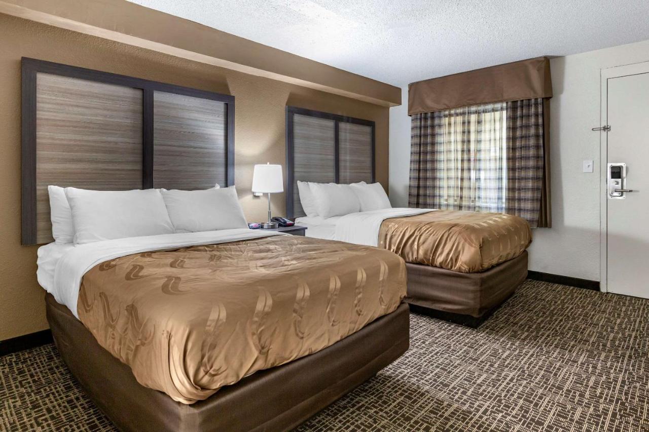 Quality Inn & Suites Spring Lake - Fayetteville Near Fort Bragg Dış mekan fotoğraf