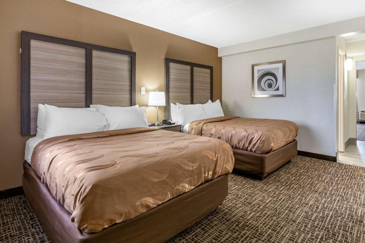 Quality Inn & Suites Spring Lake - Fayetteville Near Fort Bragg Dış mekan fotoğraf